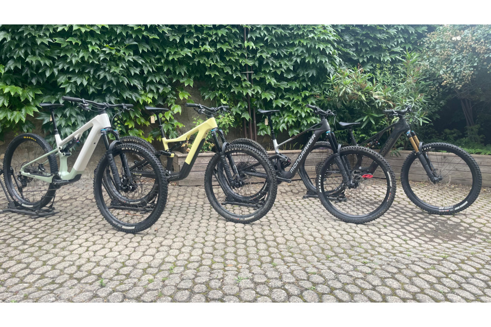 3 E-Mountain bikes super l&eacute;ger et 1 l&eacute;ger chez easycycle !